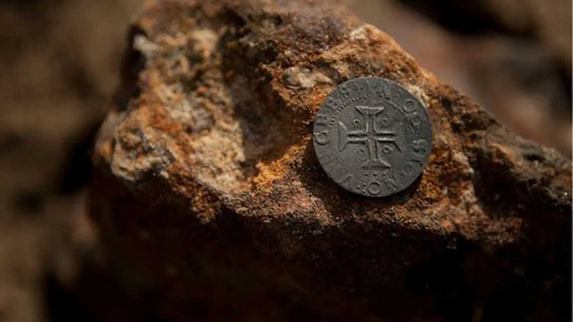 Epavă plină cu monede de aur, descoperită în mijlocul deşertului, în Africa