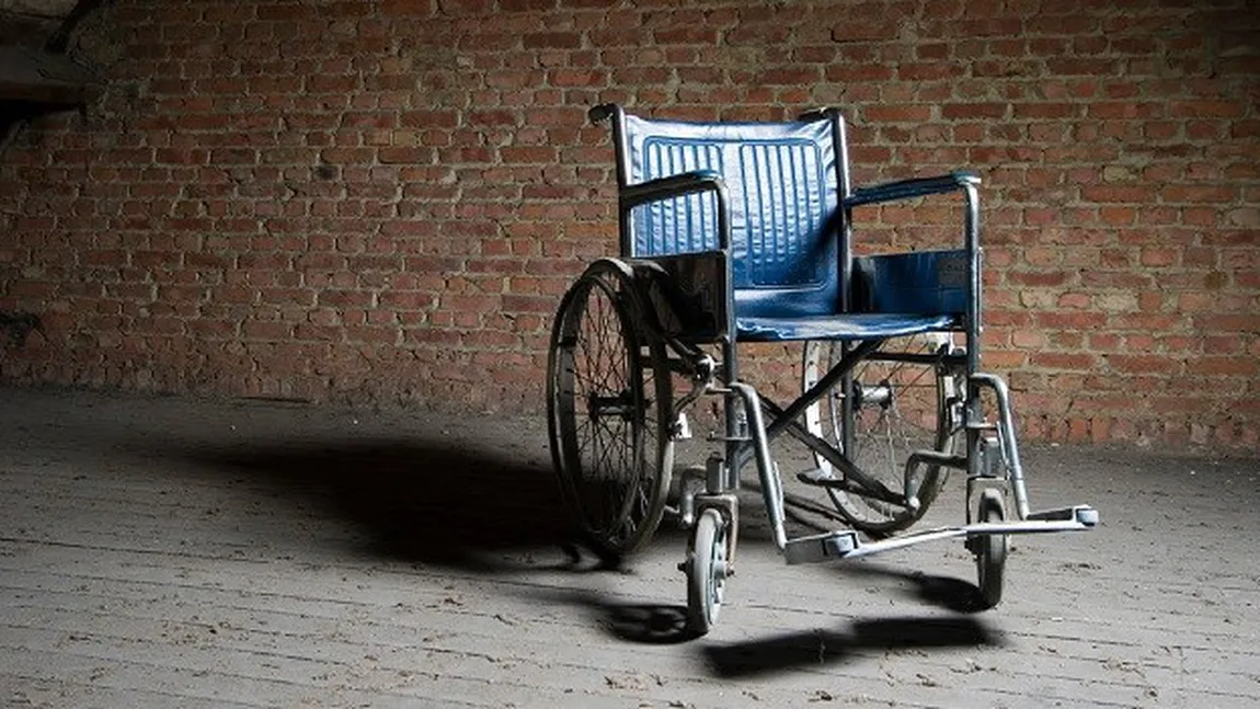 O sută de scaune rulante vor fi donate persoanelor cu dizabilităţi. Doritorii pot să contacteze APAA