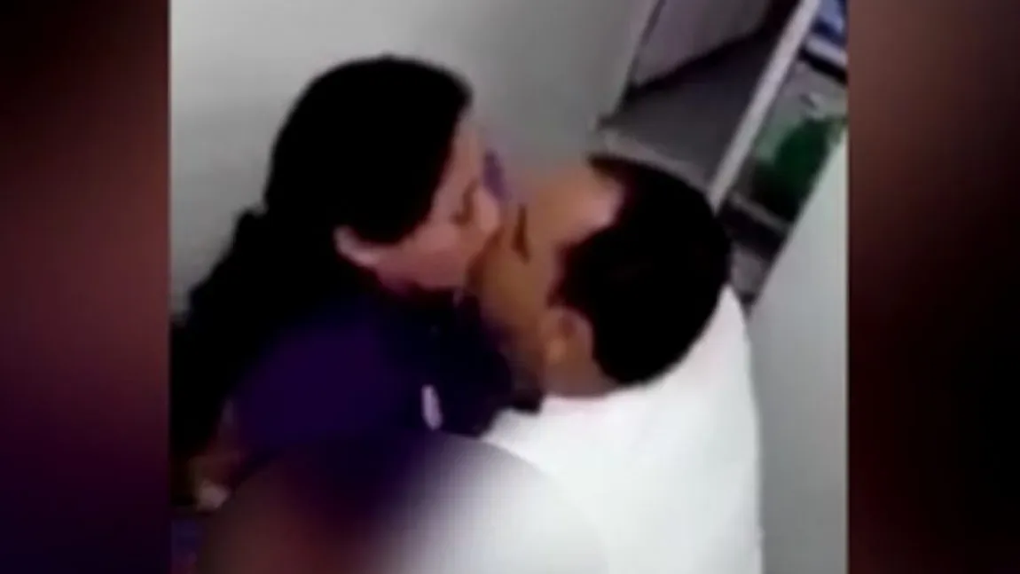 Sex cu pacienta, în camera de consultaţii. Cine este doctorul filmat pe ascuns? VIDEO