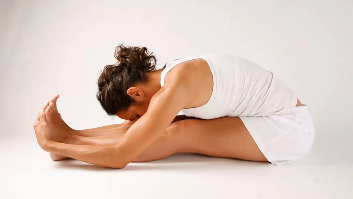 Cum te poate ajuta yoga să faci faţă alergiilor de vară. Realitatea, influenţată de gândurile, emoţiile şi acţiunele noastre