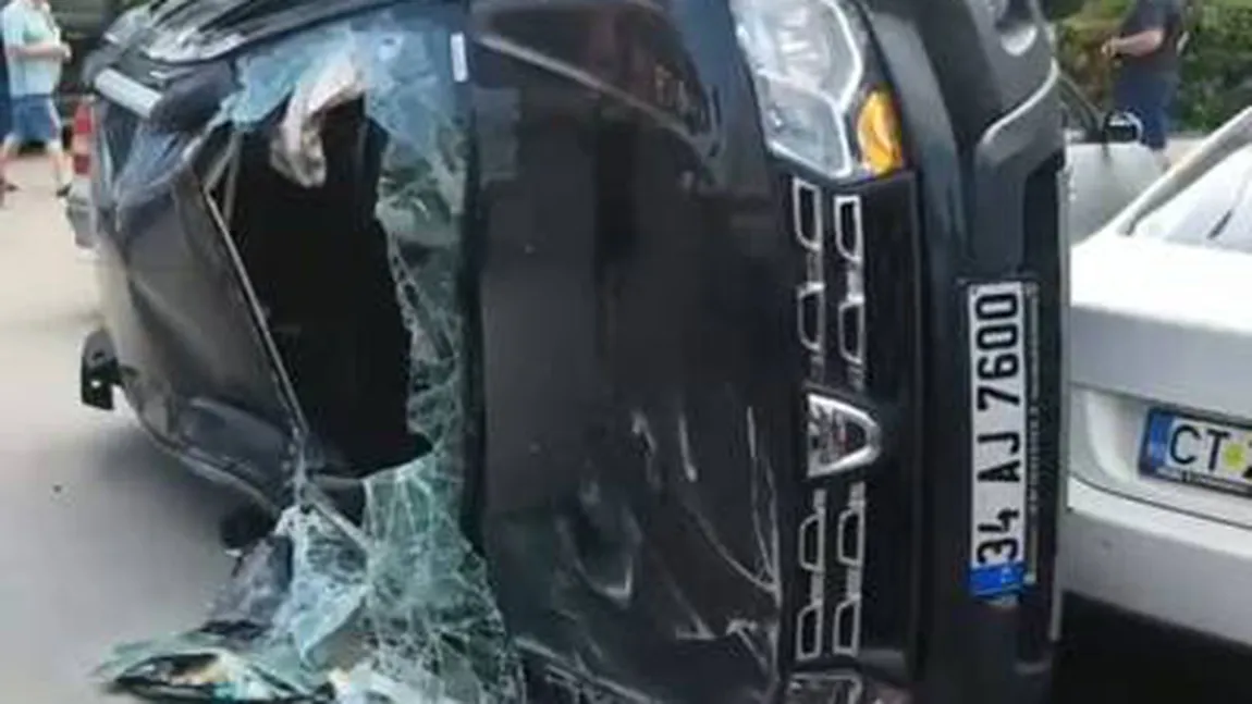Accident rutier cu PATRU MAŞINI în Constanţa. Două persoane, RĂNITE VIDEO