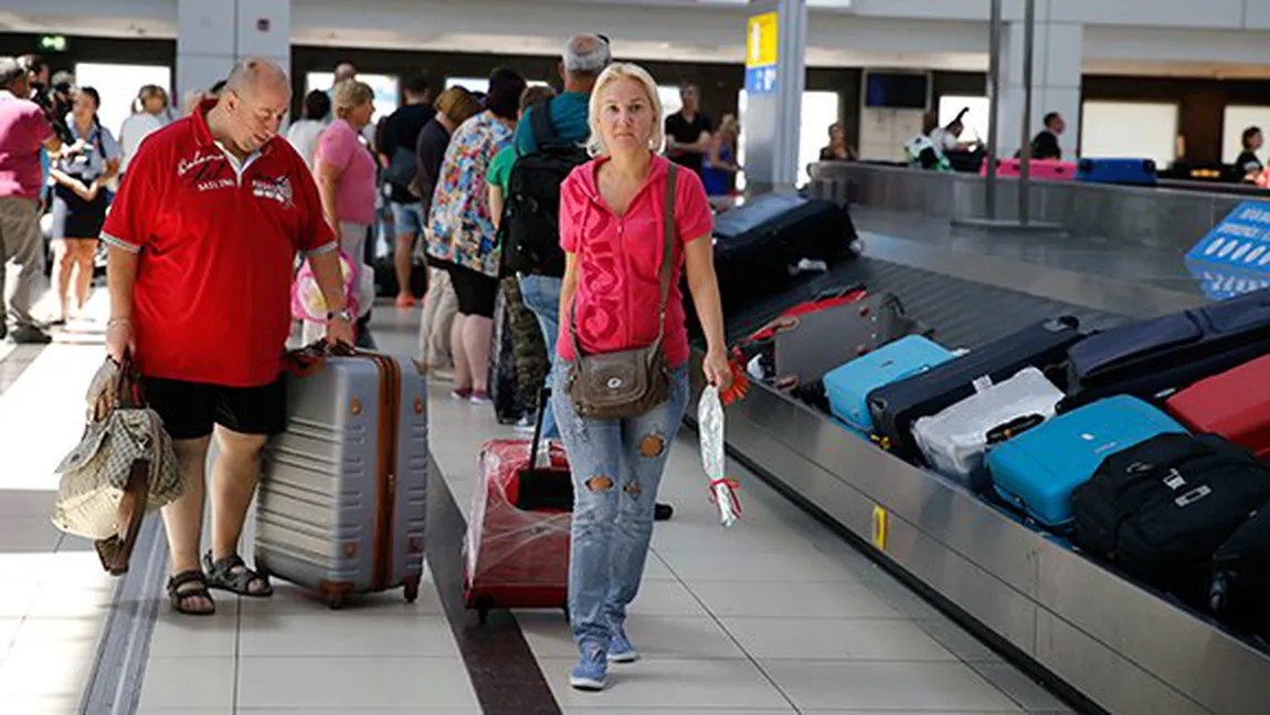 Zborurile spre Antalya se desfăşoară normal. Peste 1.000 de turişti au plecat sâmbătă în Turcia
