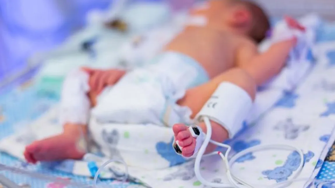 Bebeluş mort la spitalul din Piatra Neamţ. Fratele său geamăn are o infecţie nosocomială