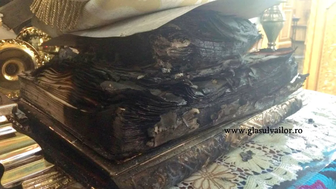 O biserică veche de peste o sută de ani, incendiată de satanişti