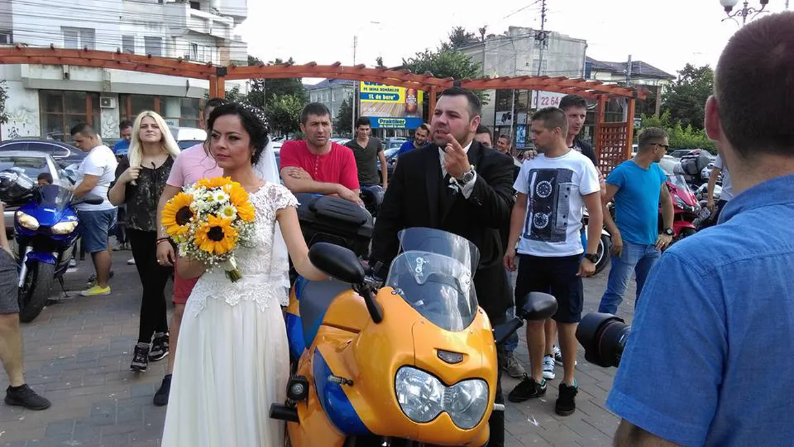 Nuntă pe muzică de motoare. Ceremonie inedită la Bacău VIDEO