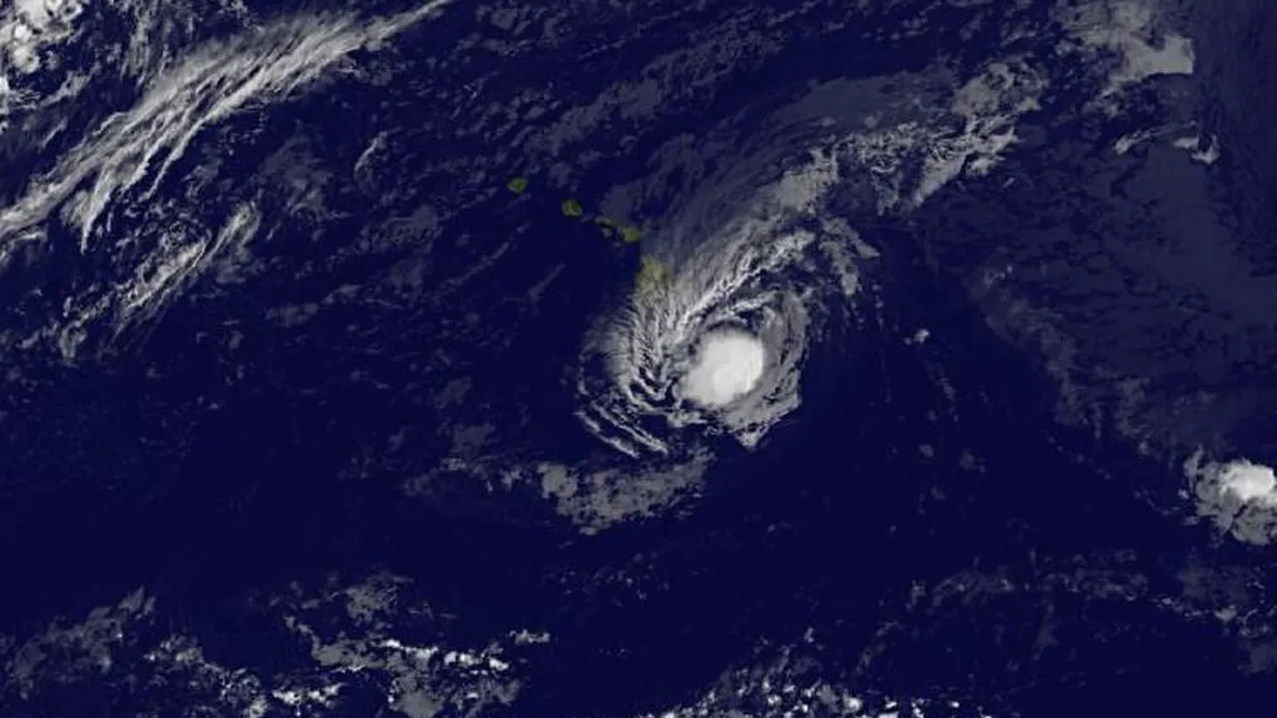 Furtuna tropicală Darby se apropie de Hawaii