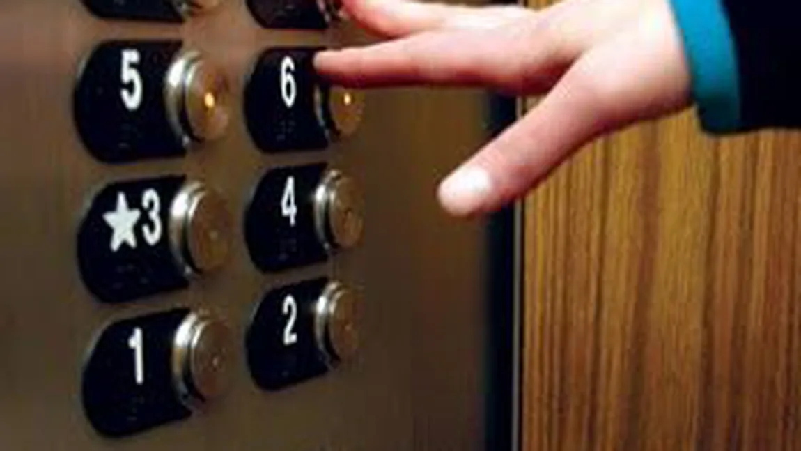 Un lift în care se aflau şase persoane, blocat în Ministerul Muncii