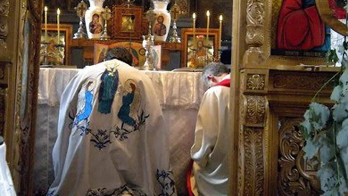 Preotul Constantin Onu, de la o biserică din Piteşti, acuzat de hărţuire sexulă de către o enoriaşă