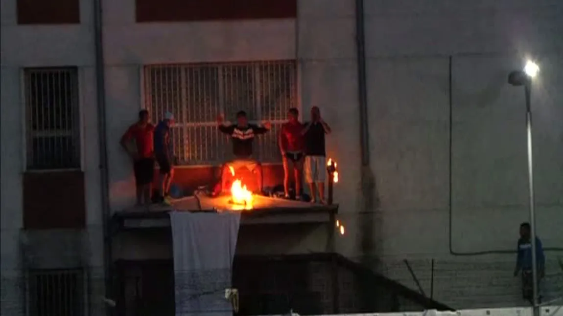 PROTESTE în penitenciare. La Botoşani, condamnaţii au dat foc închisorii, la Jilava deţinuţii au refuzat masa de seară VIDEO