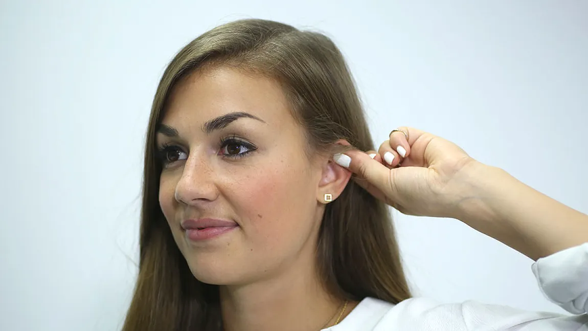 Uimitor ce se întâmplă cu corpul tău dacă masezi constant acest punct al urechii. VIDEO