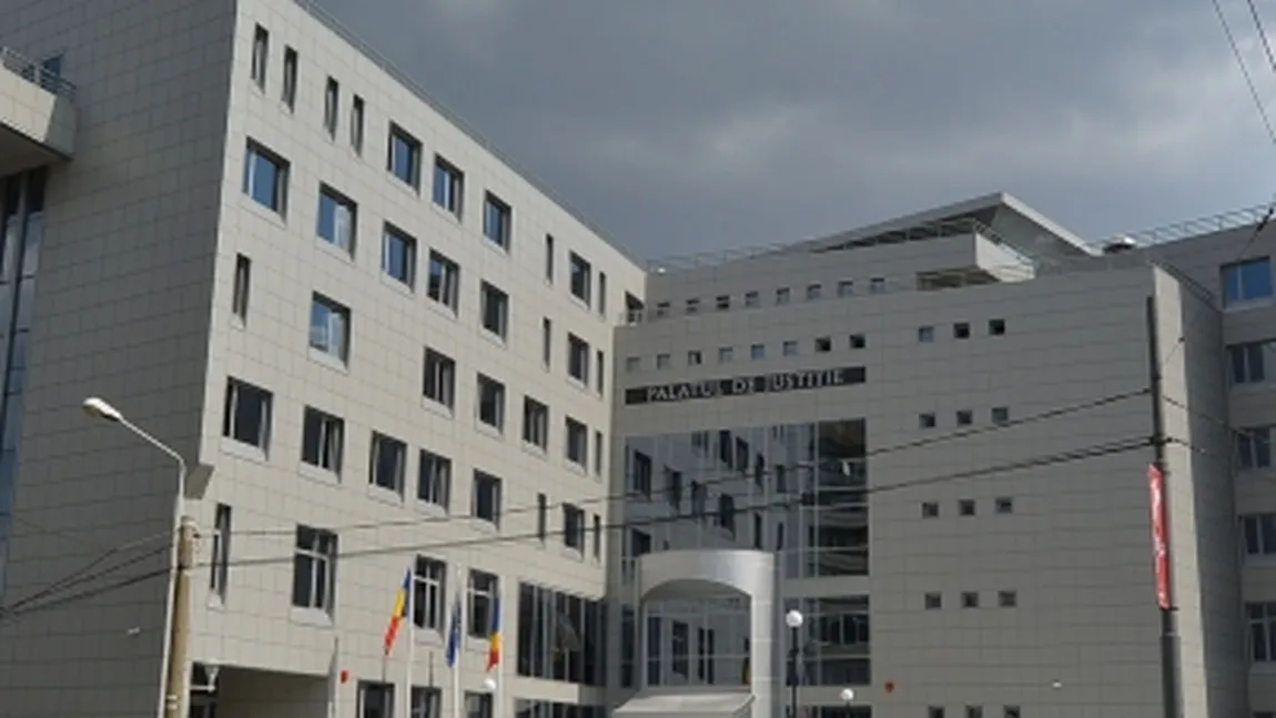 O femeie de etnie romă din Iaşi a fost trimisă la şcoală de judecători