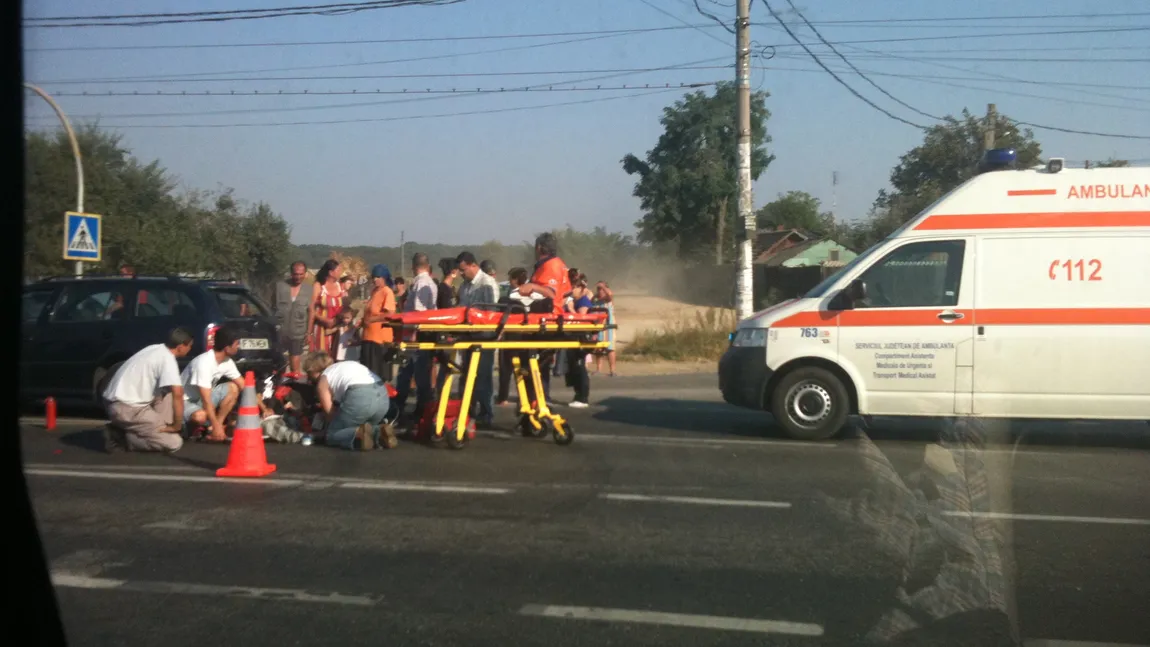 Opt persoane au ajuns la spital, după ce două maşini s-au ciocnit pe DN 67