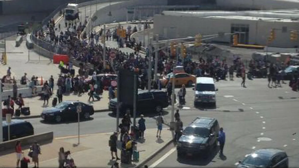 Presupuse focuri de armă pe aeroportul John F. Kennedy din New York, zborurile au fost anulate