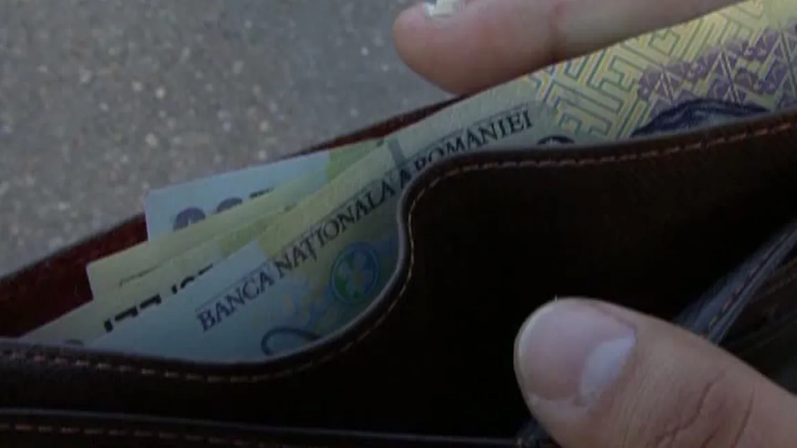 O tânără din Botoşani a găsit o borsetă plină cu aur şi bani