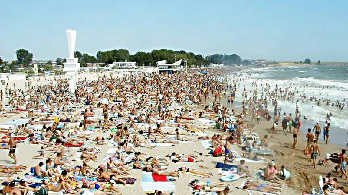 Alertă pe litoral. Medicii îi avertizează pe turiştii că apa mării e infectată cu E.coli