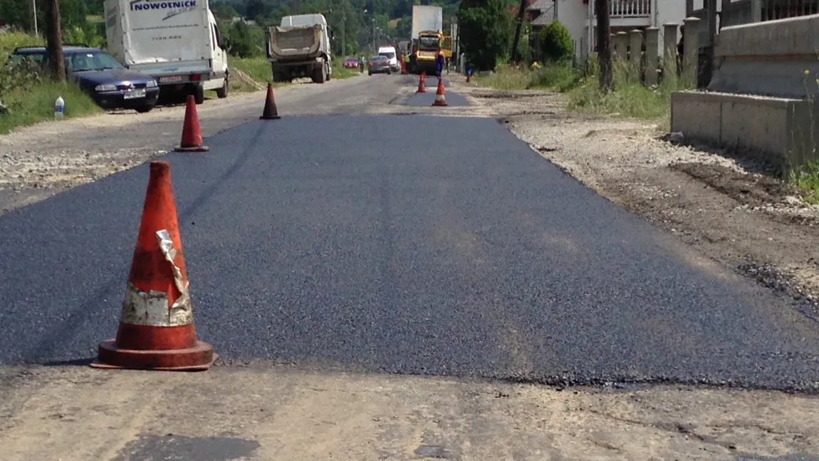 Reabilitarea unui drum naţional din Maramureş, amânată din cauza nunţilor
