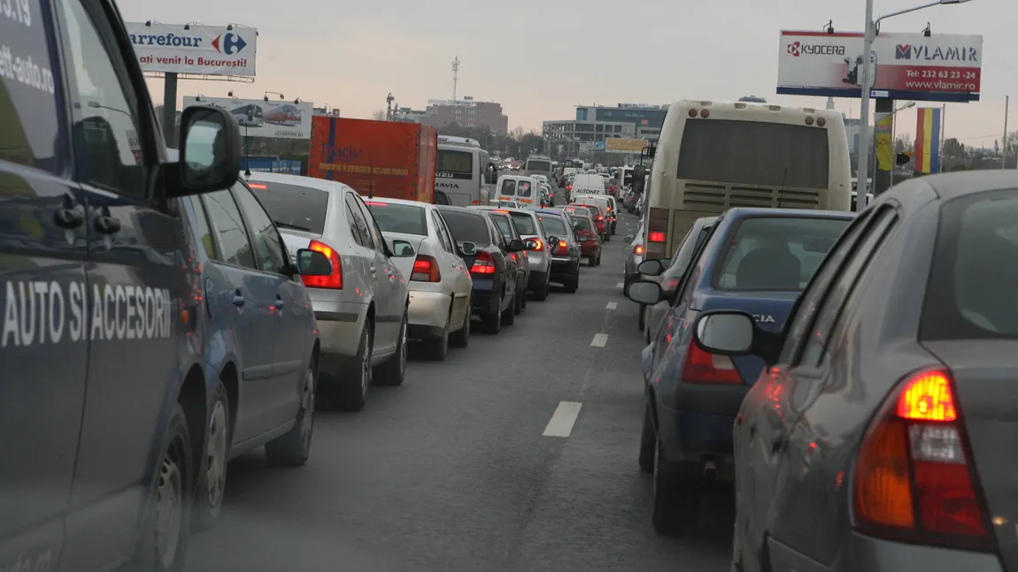 Infotrafic: Aglomeraţie pe DN 1, între Sinaia şi Predeal se circulă în coloană pe ambele sensuri UPDATE