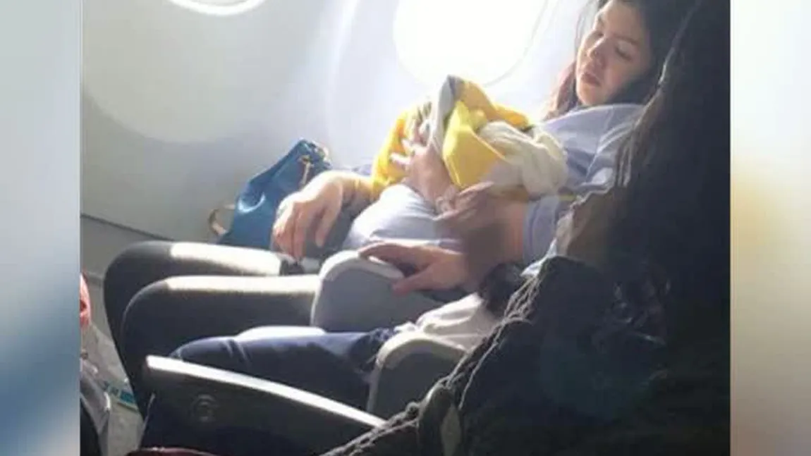 O fetiţă născută în avion a primit cadou călătorii gratis toată viaţa