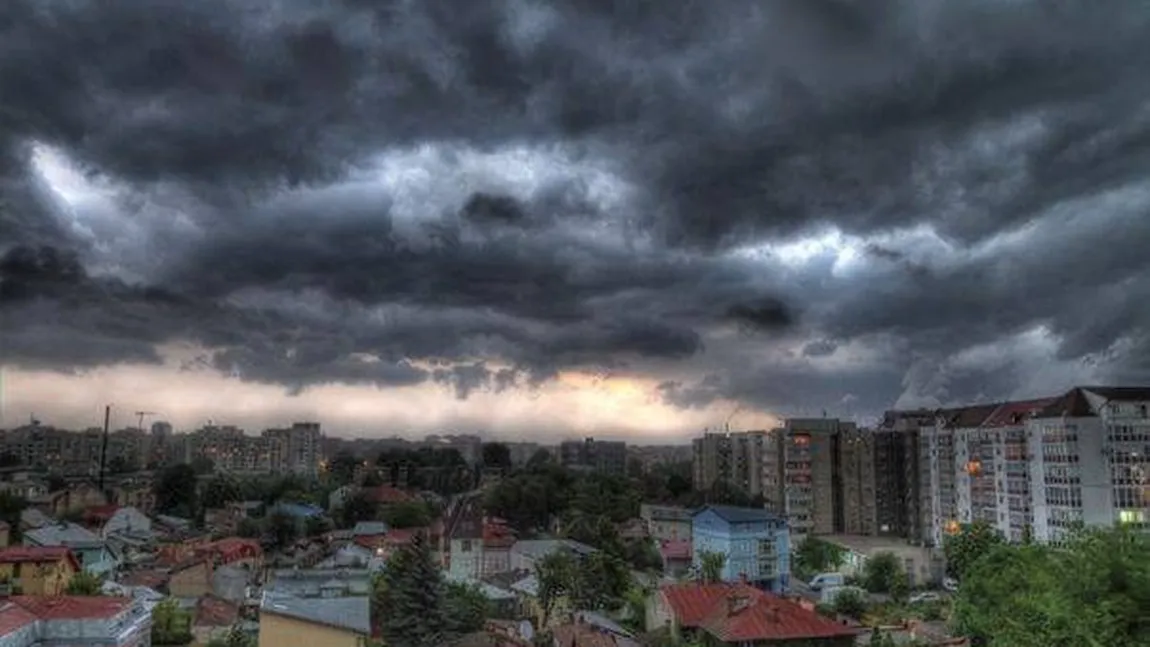 ATENŢIONARE METEOROLOGICĂ. COD GALBEN de FURTUNI în 15 judeţe