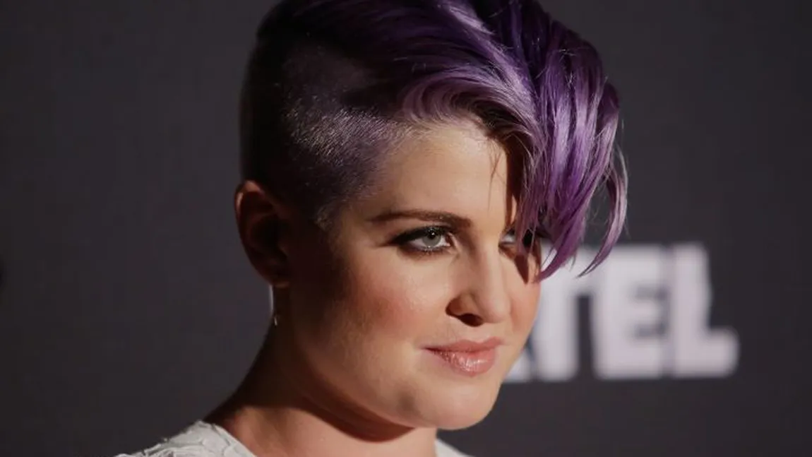 Kelly Osbourne a fost dată în judecată de amanta tatălui său. Între timp, Ozzy se tratează de dependenţa de sex