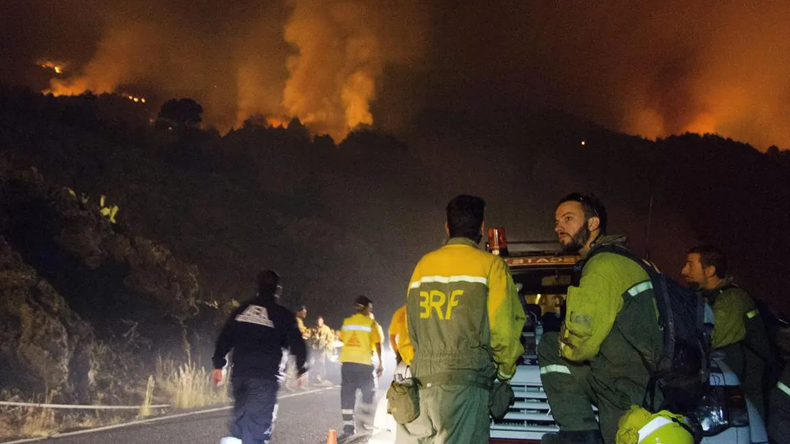 Incendiu ucigaş în Canare: Avioane şi elicoptere s-au luptat cu flăcările care au înghiţit insula La Palma