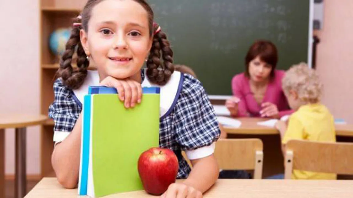 Peste 1,7 milioane de elevi vor primi gratuit mere în anul şcolar 2016-2017