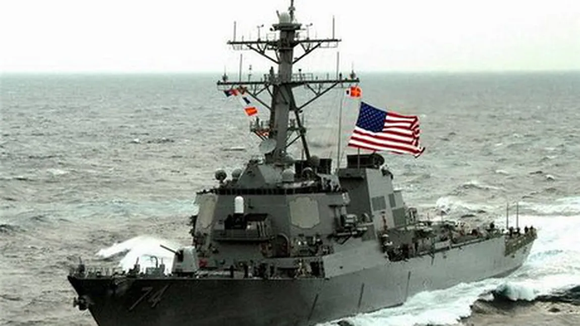 O navă americană a tras focuri de avertisment în direcţia unui vas iranian în Golful Persic