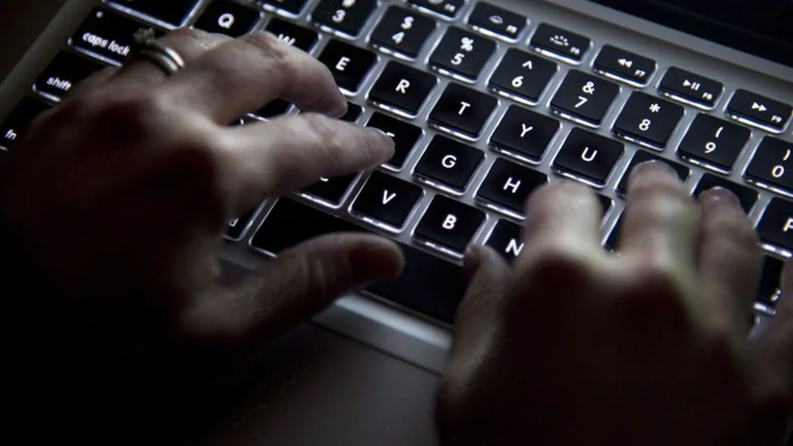 Poliţia din Canada cere adoptarea unei legi care să permită obţinerea parolelor de acces pe internet