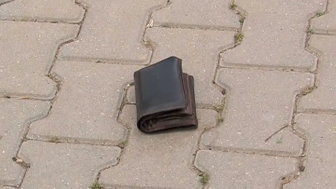 GEST INCREDIBIL! Un jandarm din Sibiu a găsit proprietarul unui portofel pierdut cu ajutorul facebook-ului