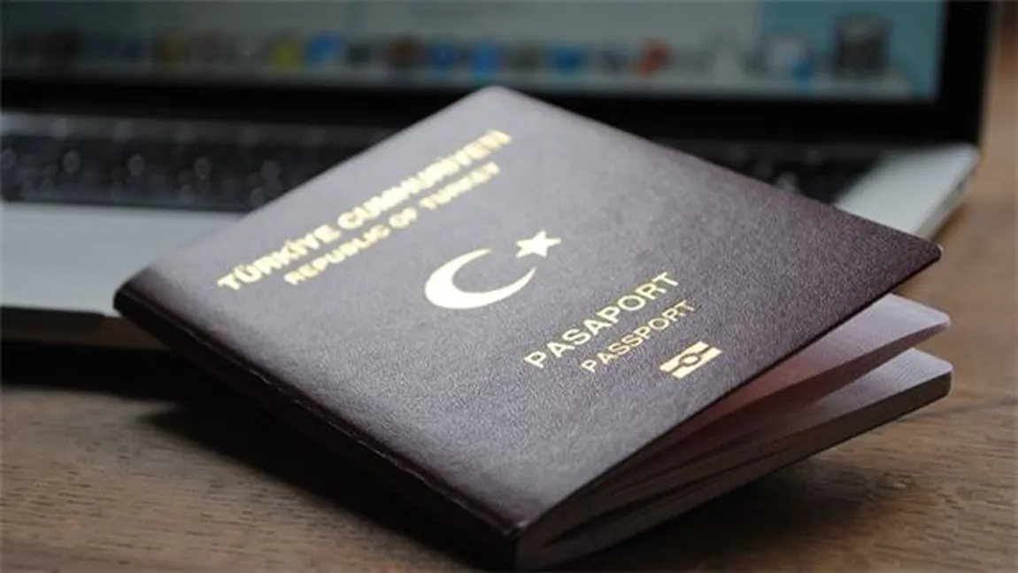 Ankara cere Uniunii Europene să ridice vizele pentru cetăţenii turci începând cu luna octombrie