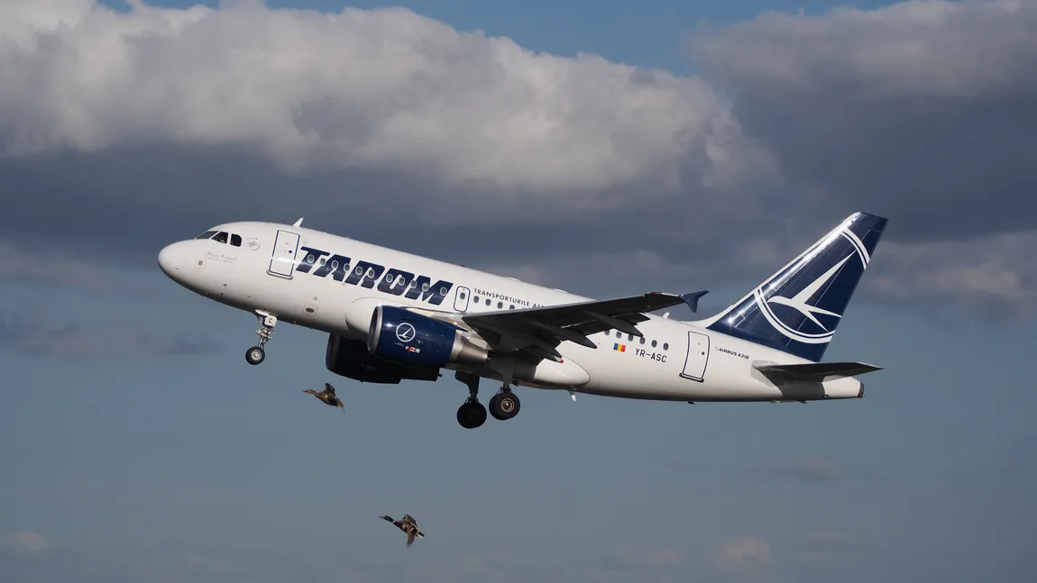 Ministrul Transporturilor a cerut verificarea dublă a aeronavelor TAROM, după incidentele din ultima săptămână