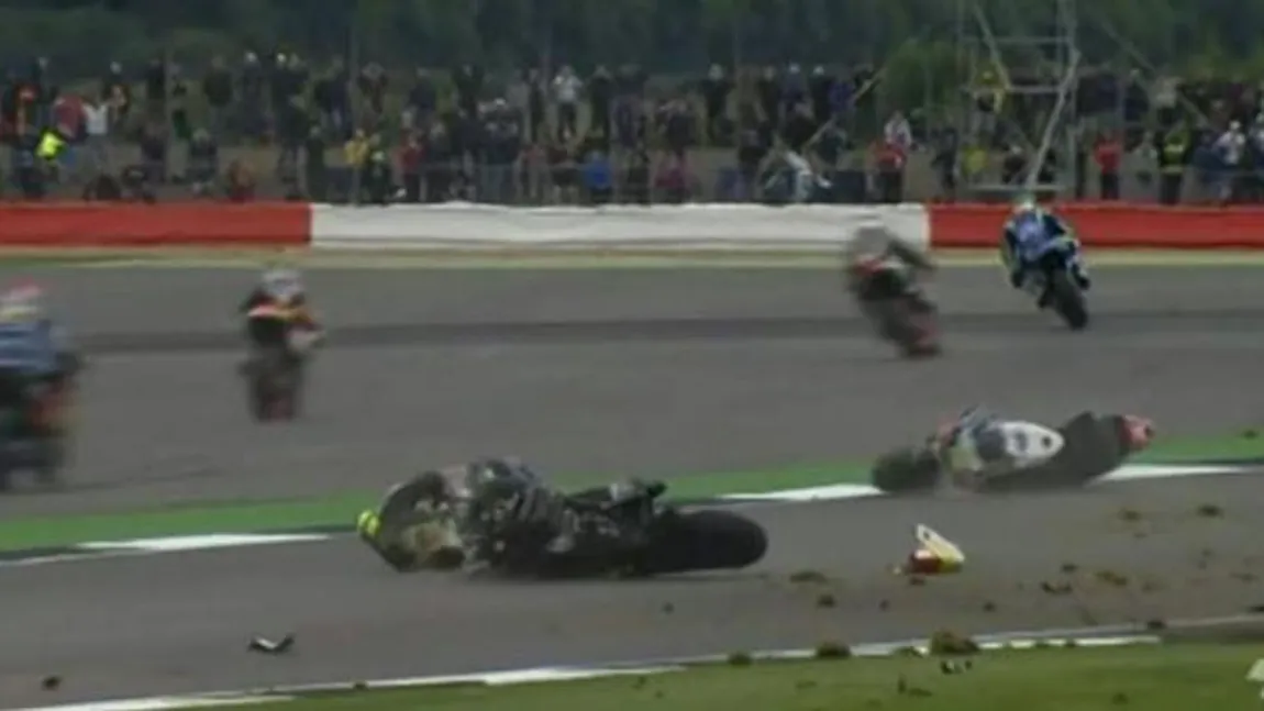 Accident spectaculos în MotoGP. Sportivii au scăpat ca prin minune cu viaţă VIDEO