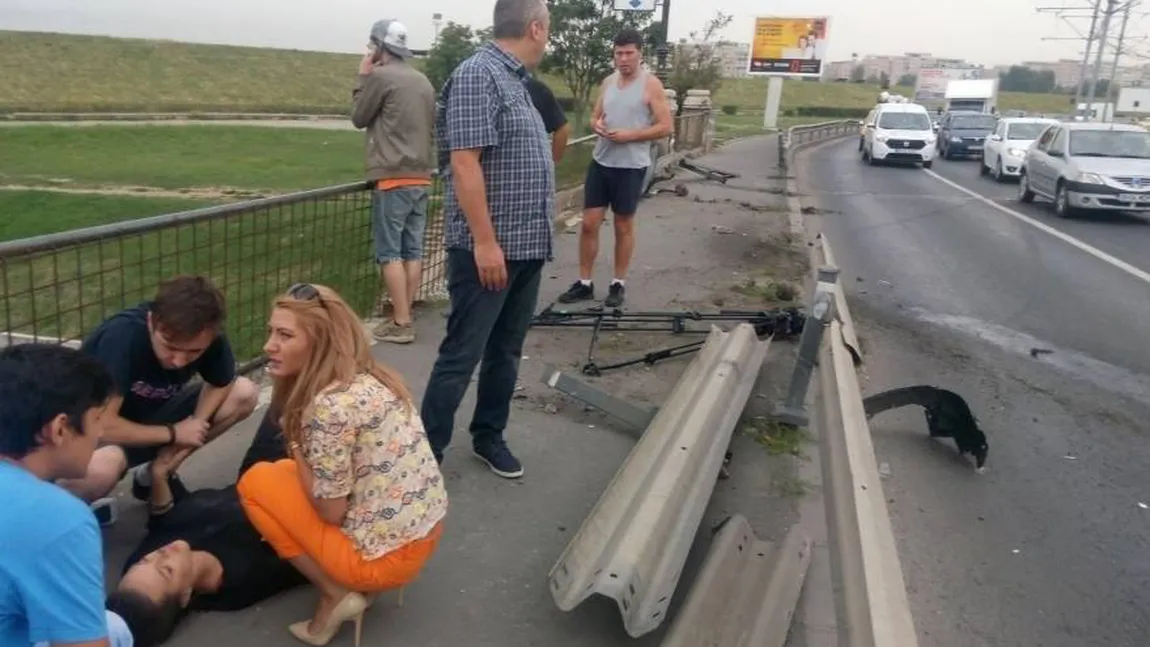 Jurnalişti spulberaţi de o maşină pe podul Ciurel din Capitală