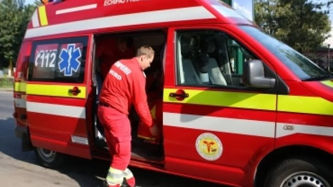 CARAMBOL în Capitală: Doi minori şi doi adulţi au fost transportaţi la spital