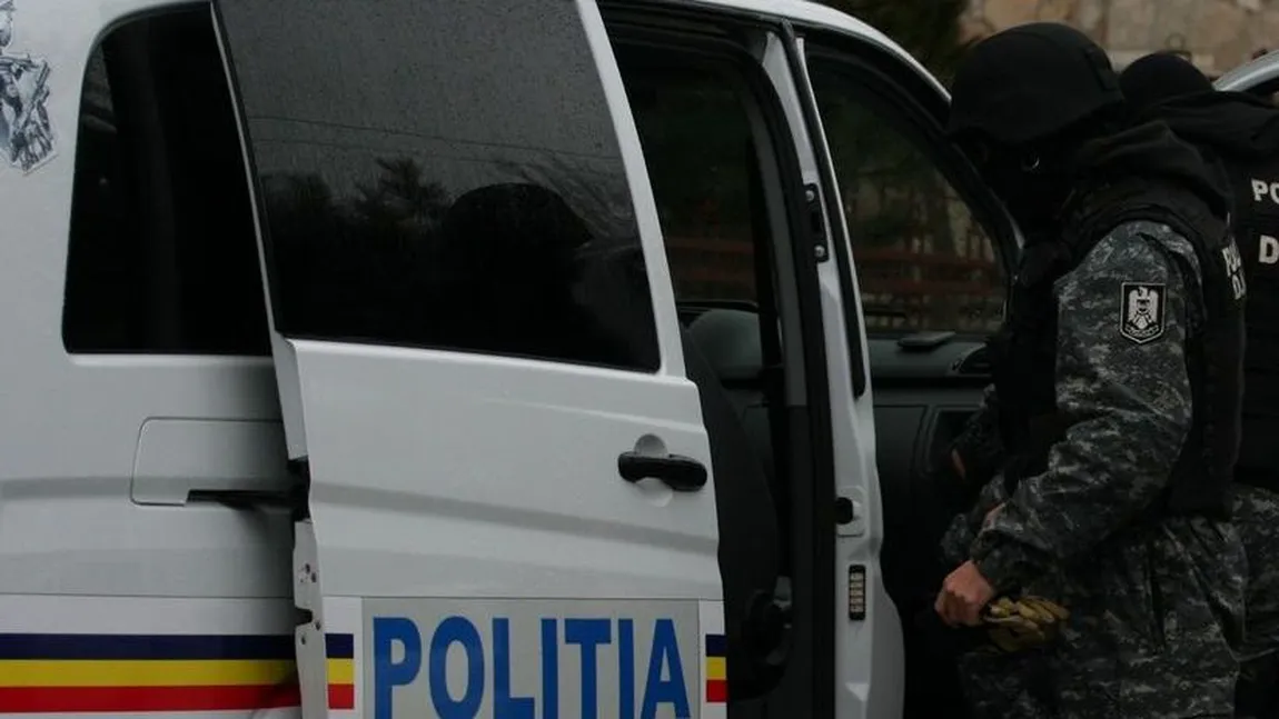Procurorii au descins la Poliţia municipală Bârlad. Un ofiţer şi doi subofiţeri, acuzaţi de infracţiuni în serviciu