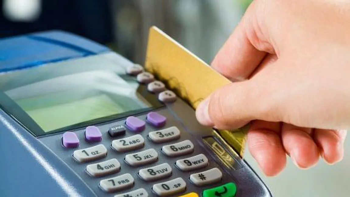 Magazinele care acceptă plata cu cardul nu mai sunt obligate să elibereze avansuri