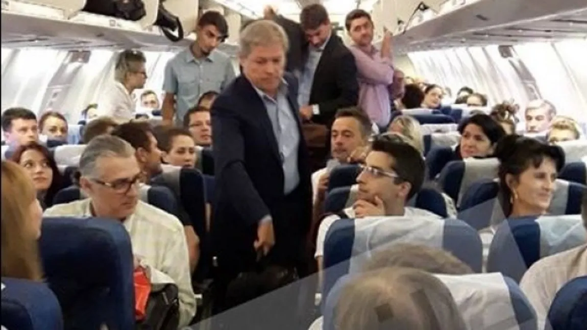 Dacian Cioloş, prima reacţie la fotografia din avion, de la clasa Economy