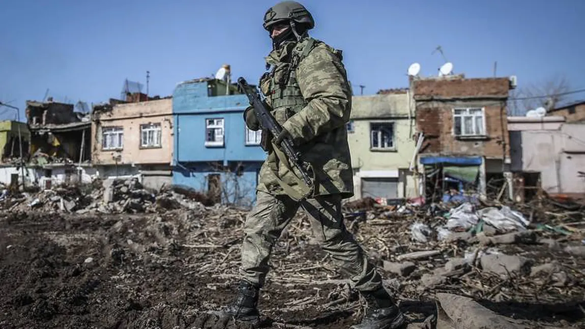 Militari turci, ucişi în confruntări cu militanţii kurzi din PKK