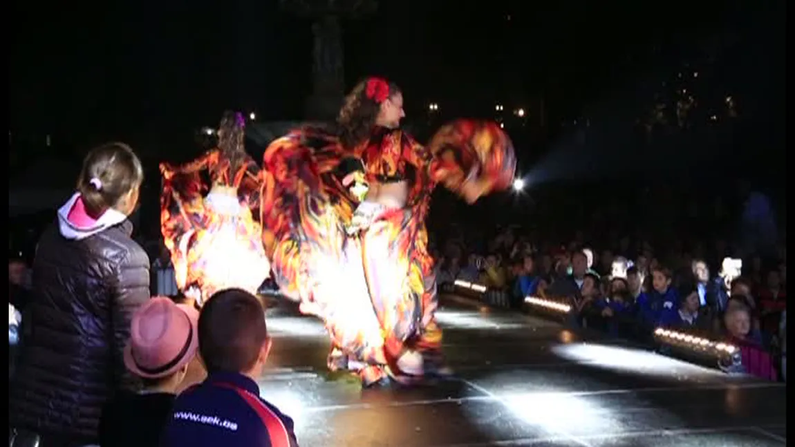 Artificii oprite de poliţişti. Un festival cu o tradiţie de 22 de ani a fost încheiat cu huiduieli