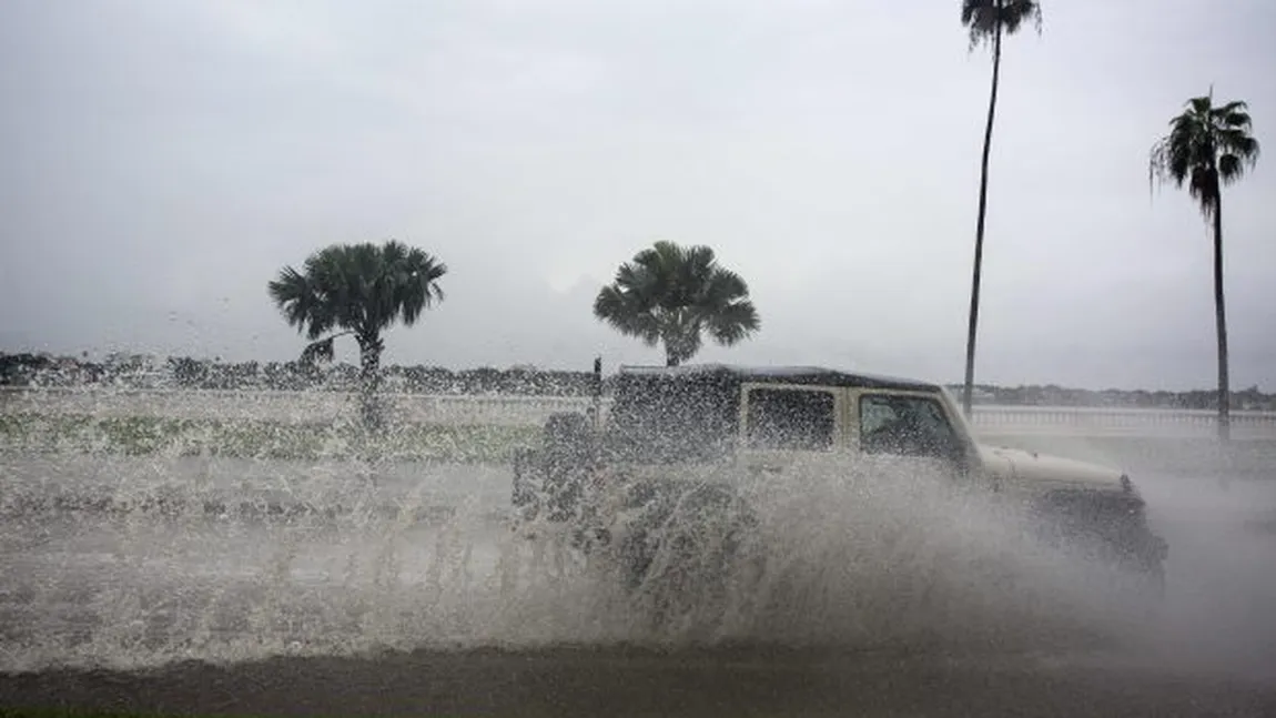 Uraganul Hermine loveşte Florida. Risc de inundaţii 
