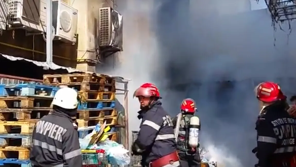 Incendiu la un depozit de marfă din centrul Constanţei