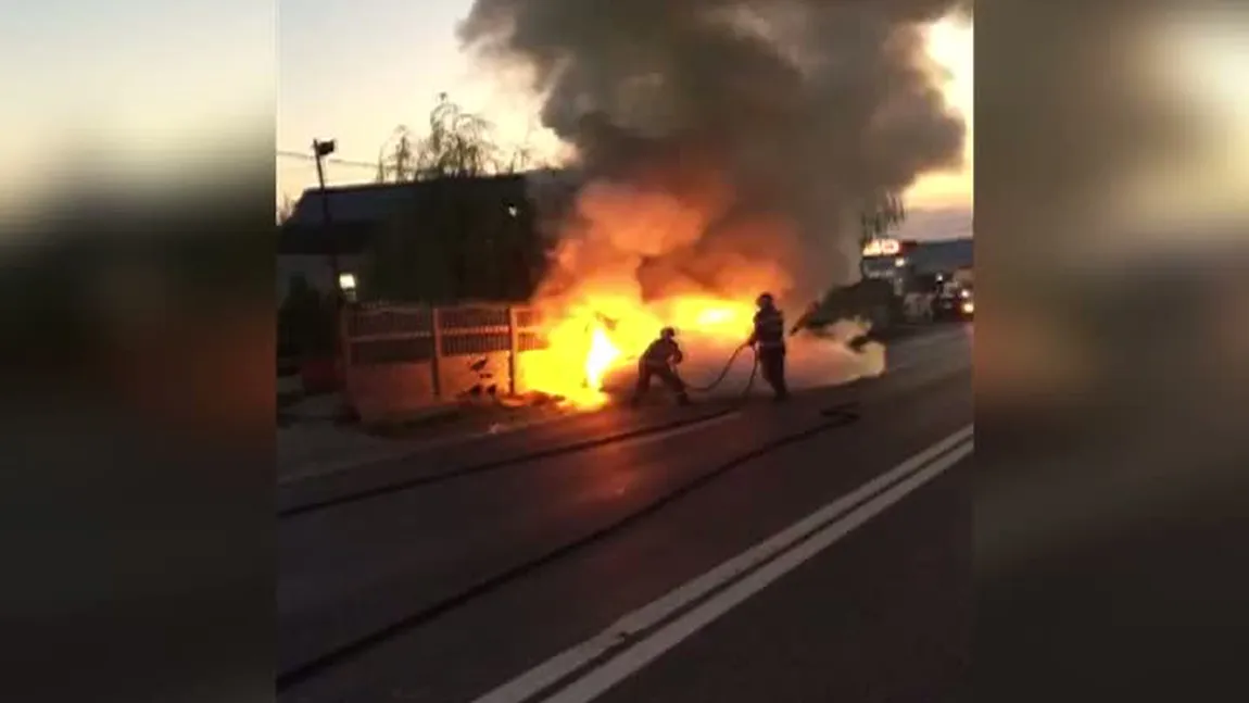 Accident mortal în Argeş: Un autoturism a luat foc după ce a lovit un pieton VIDEO