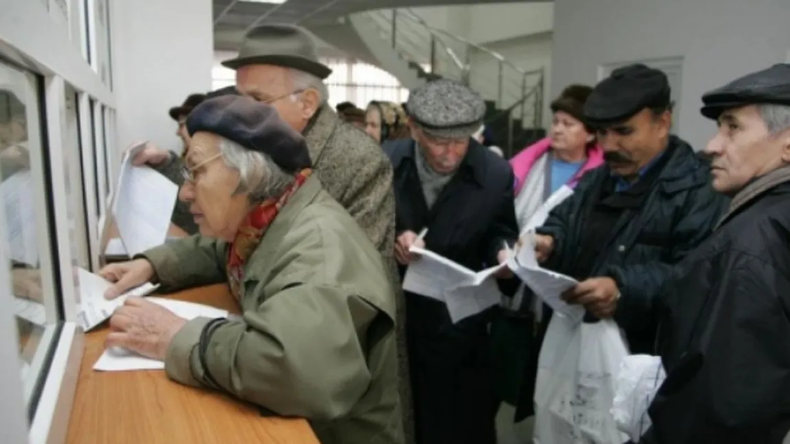 Pensionarii fac împrumuturi pentru a reuşi să treacă peste iarnă