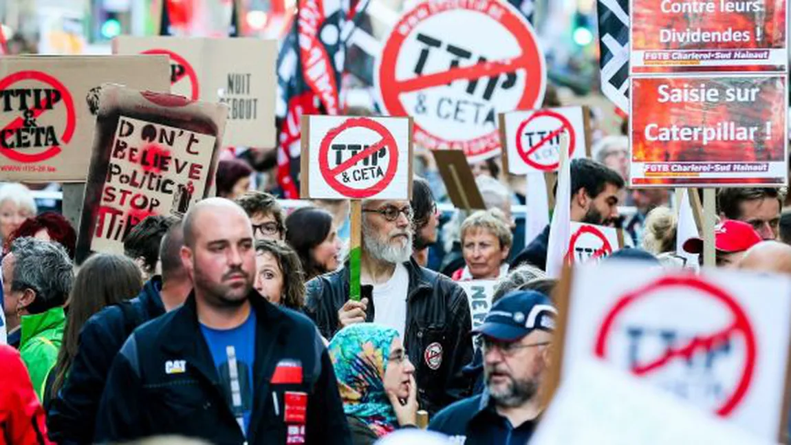 Manifestaţie la Bruxelles: Peste 9.000 de persoane au protestat faţă de tratatele de liber-schimb transatlantice