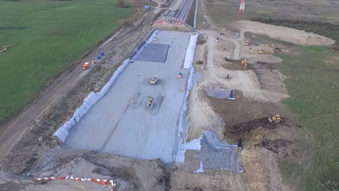 CUM ARATĂ autostrada demolată Sibiu-Orăştie, cu 2 săptămâni înainte de redeschidere. Filmare cu drona