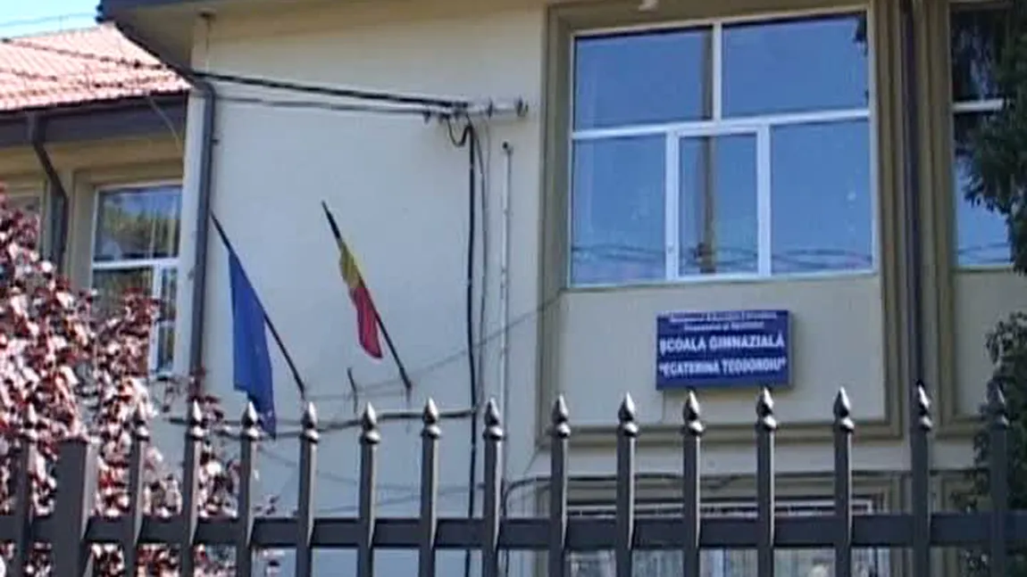 SCANDAL într-o şcoală din judeţul Gorj. Directoarea, acuzată că i-a instigat pe elevi la crimă VIDEO