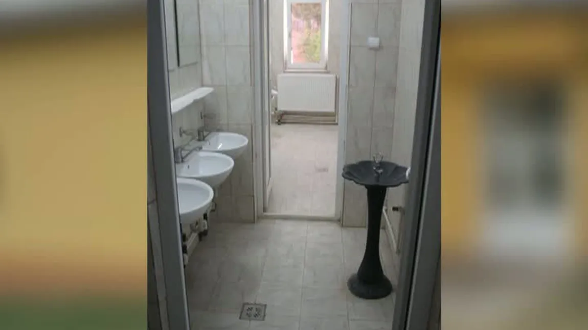 Toalete la preţ de apartament, la o şcoală din Botoşani
