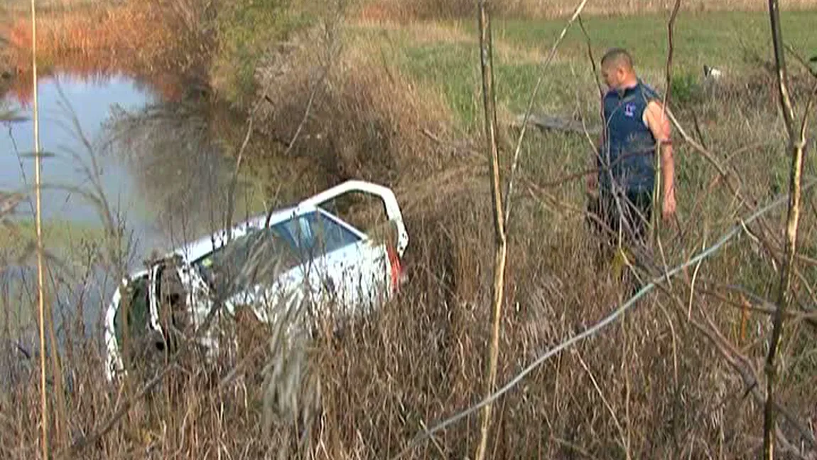 Accident spectaculos în Vaslui. O femeie a ajuns cu maşina în râu VIDEO