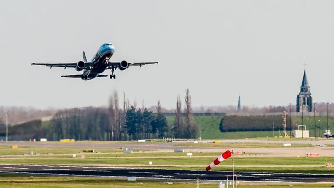 Două avioane au evitat la limită o coliziune pe pista aeroportului din Bruxelles