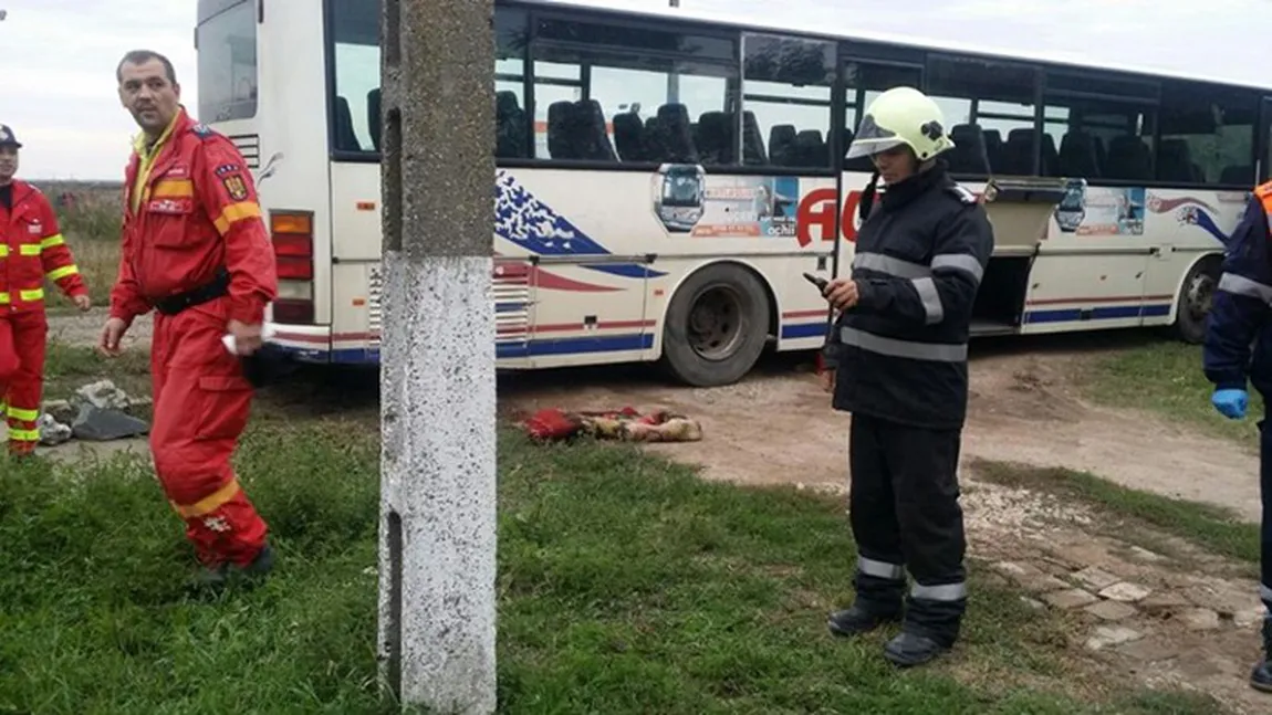 TRAGEDIE în Timiş. Şofer de autobuz, strivit de vehiculul pe care încerca să-l repare